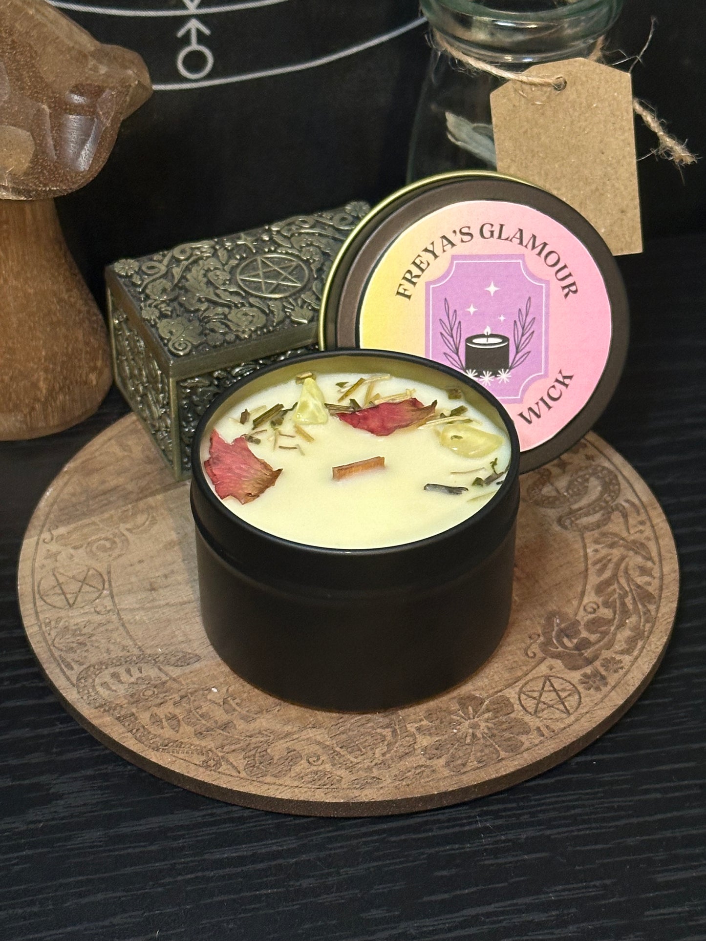 Freya’s Glamour Manifestation Candle | Essential Oils, Herbs & Citrine Crystals – Free UK Delivery