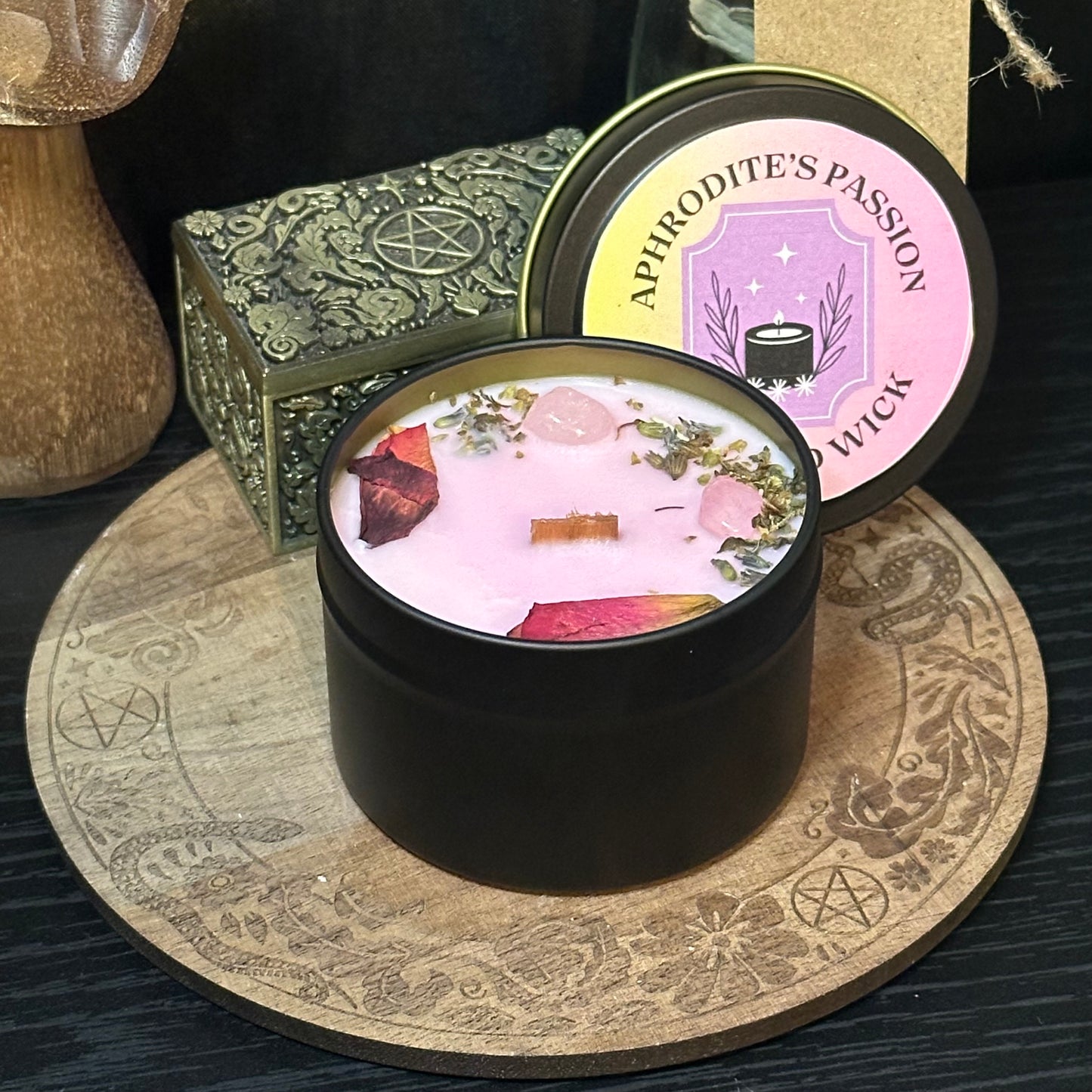 Aphrodite’s Passion Deity Candle – Rose Quartz, Soy Wax, Rosemary & Rose Geranium