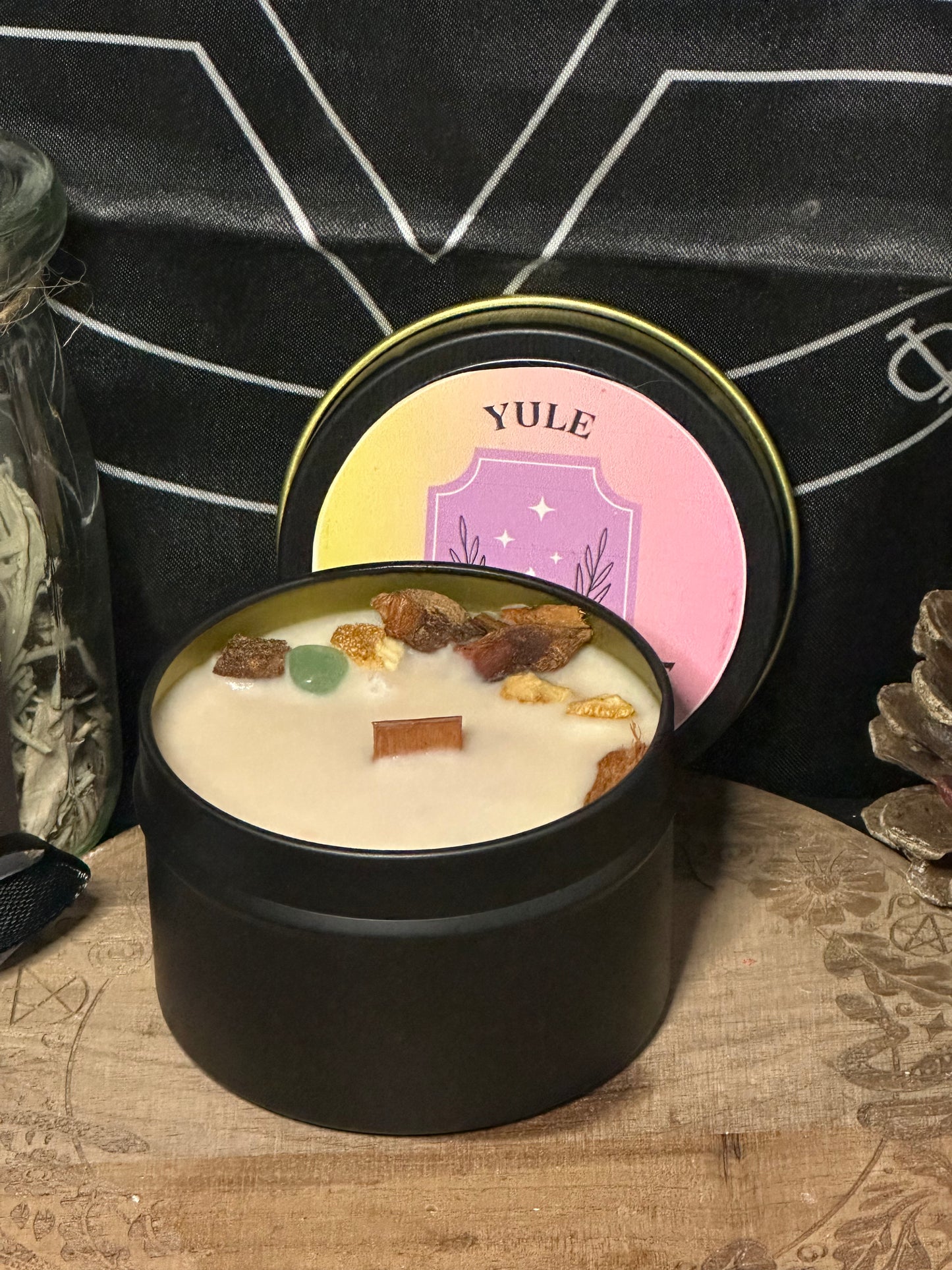 Yule Candle – Soy Wax, Essential Oils, Aventurine, Orange Peel & Star Anise